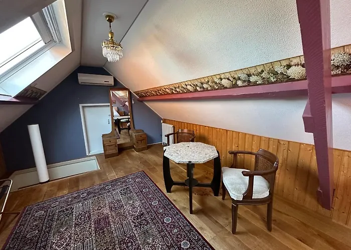 Het Kraaienest 아파트 *